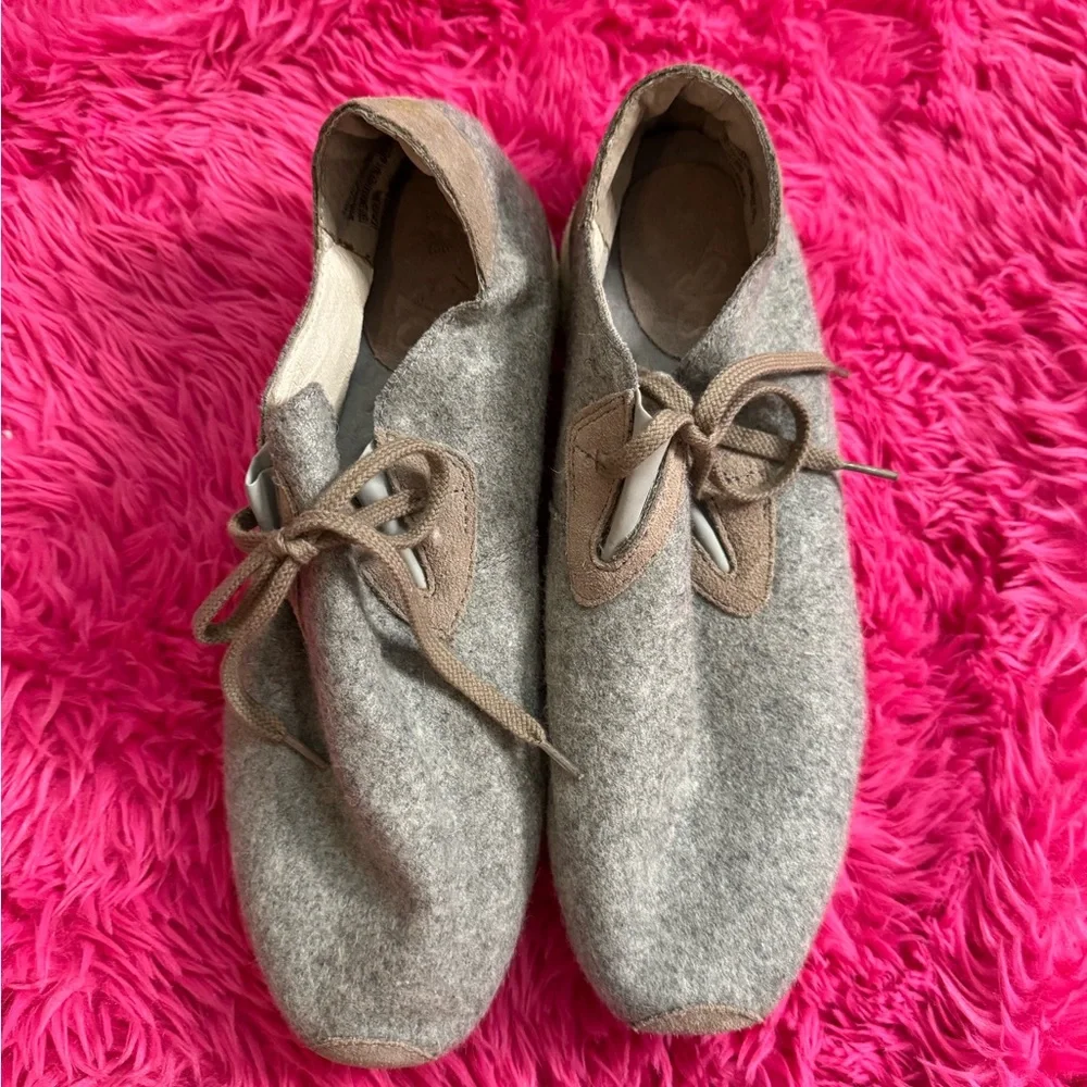 Gray and Brown Wool Shoes - Women’s‎ size 9